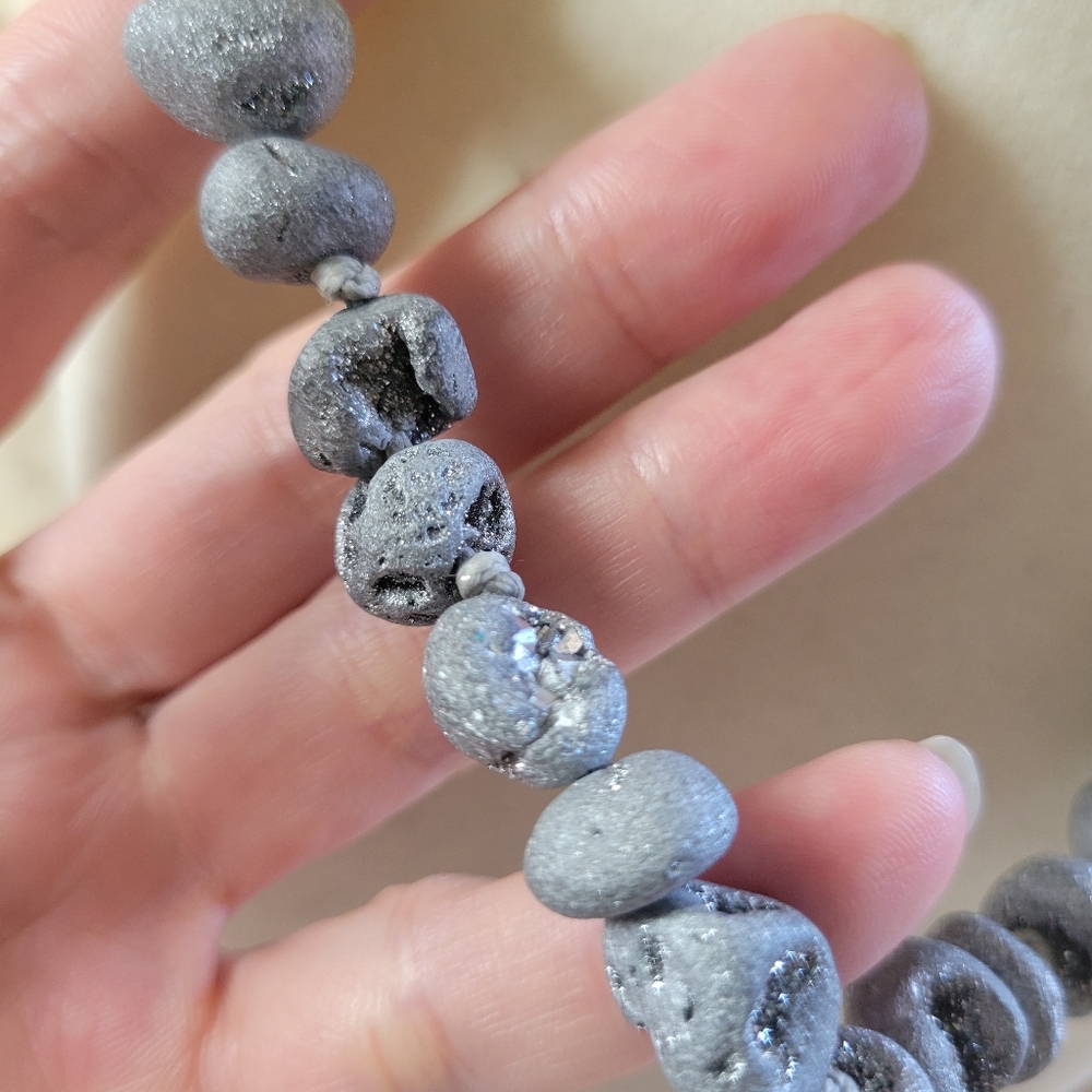 VTG Gray Geode Lava Rock Druzy Agate Raw Bead Hand Knotted Necklace - Picture 5 of 9